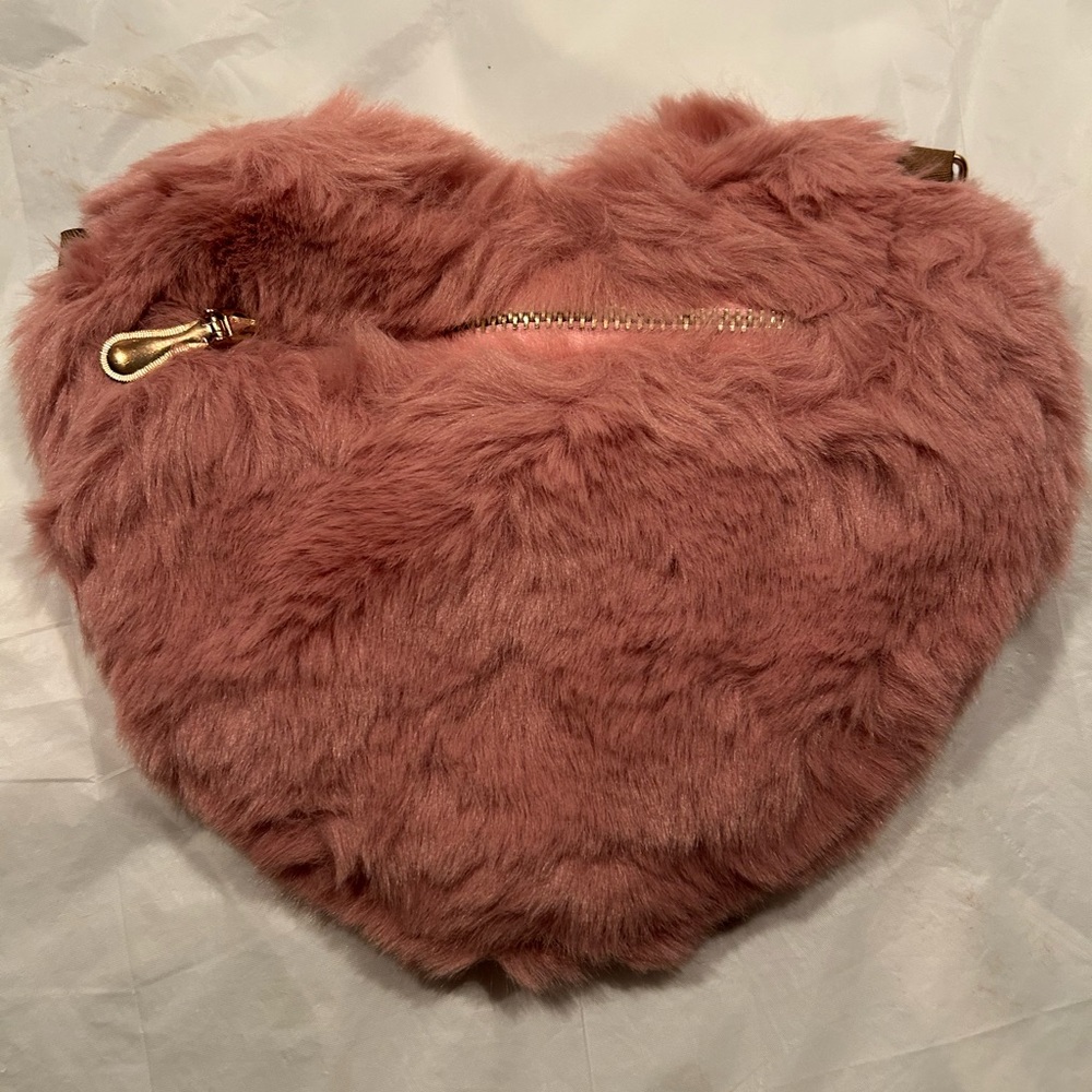 NWT Chic Heart-Shaped Faux Fur Shoulder Bag